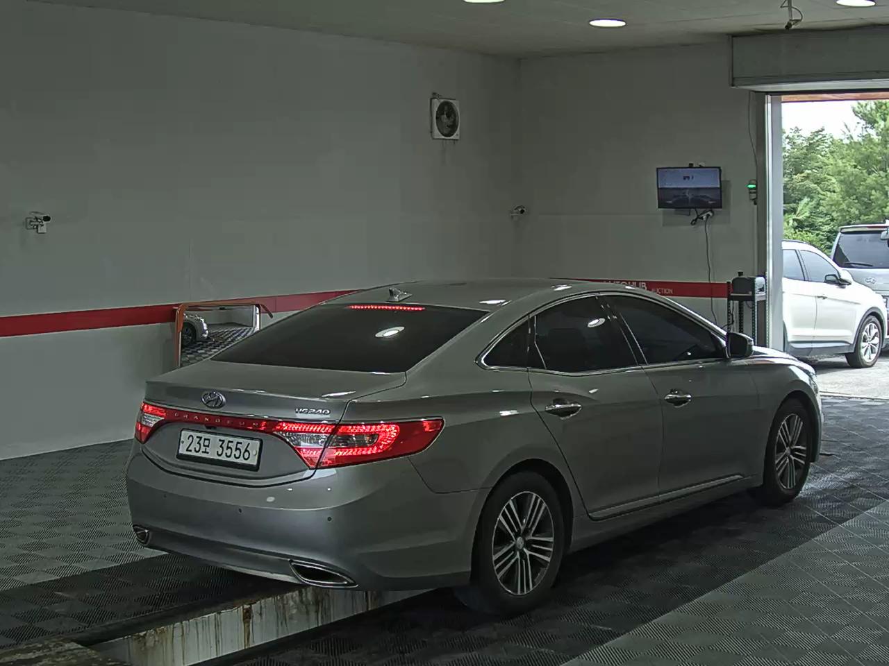 2014 - hyundai grandeur