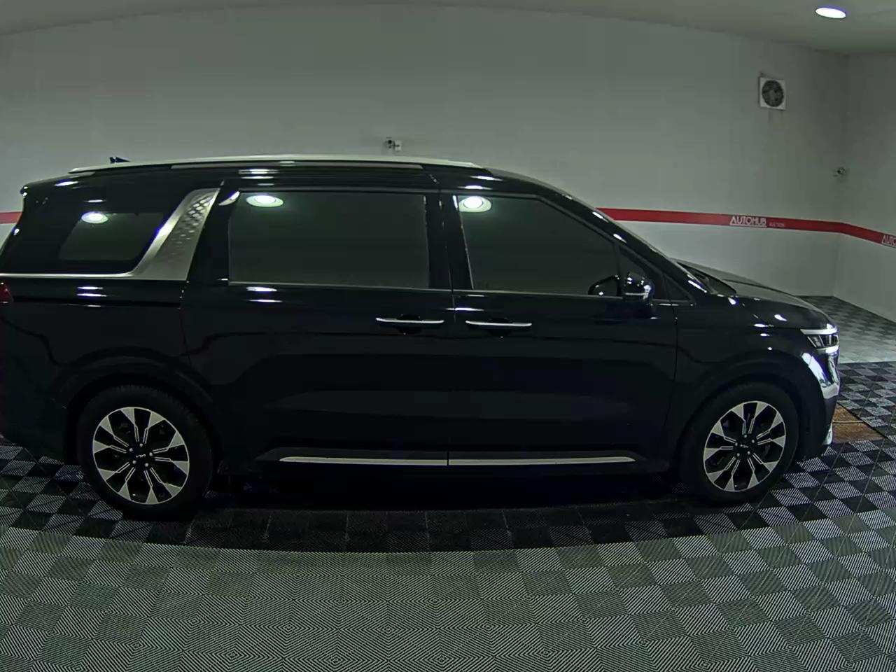 2023 - kia carnival