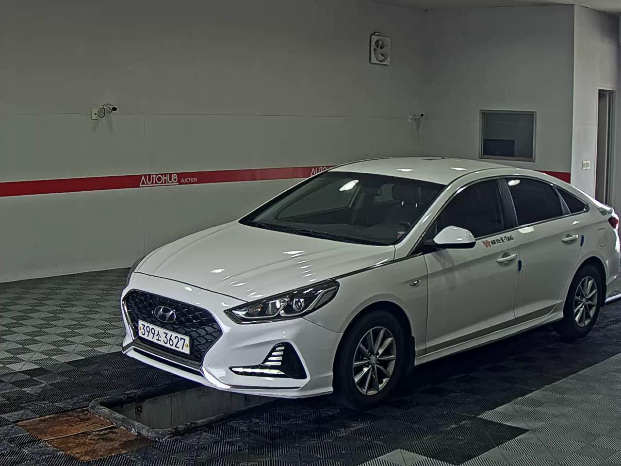 HYUNDAI LF SONATA RISE LPi TAXI CORPORATE