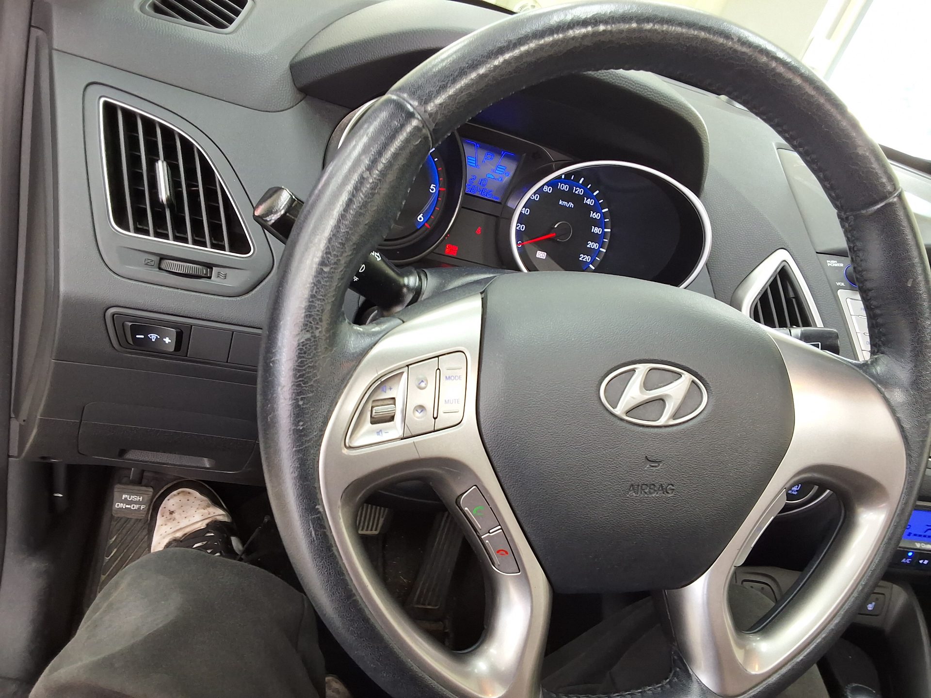 2010 - hyundai tucson