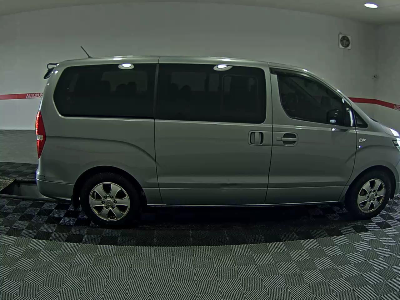 2020 - hyundai grand starex