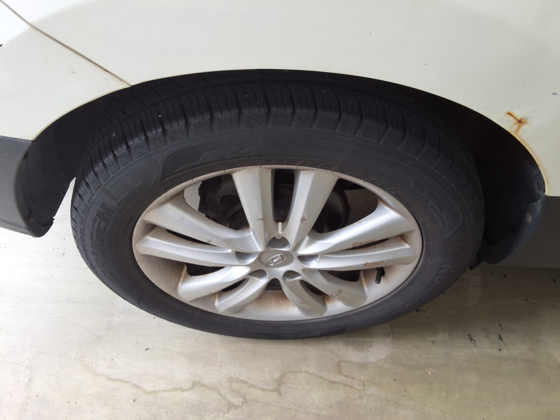 2011 - hyundai tucson