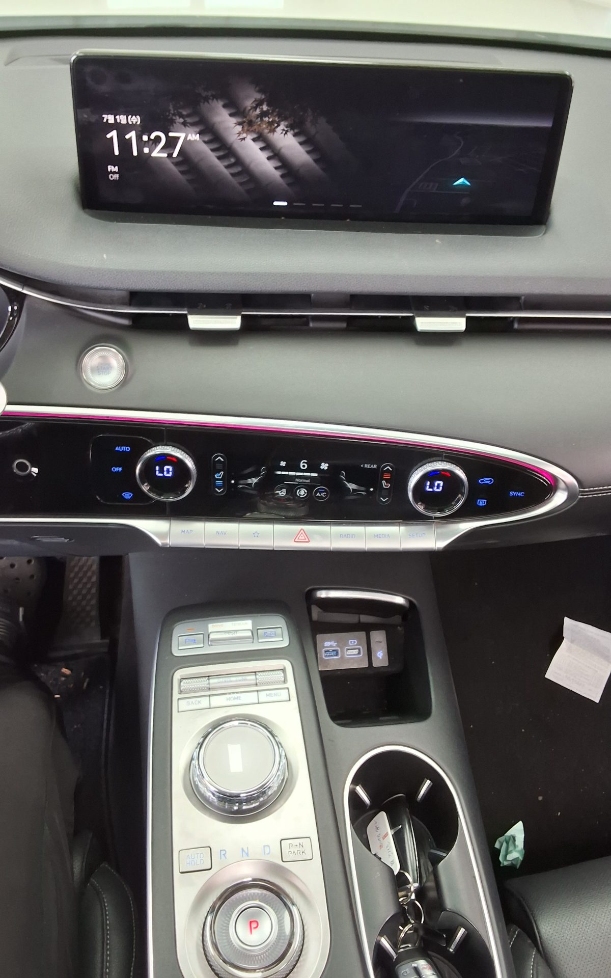 2021 - genesis gv70