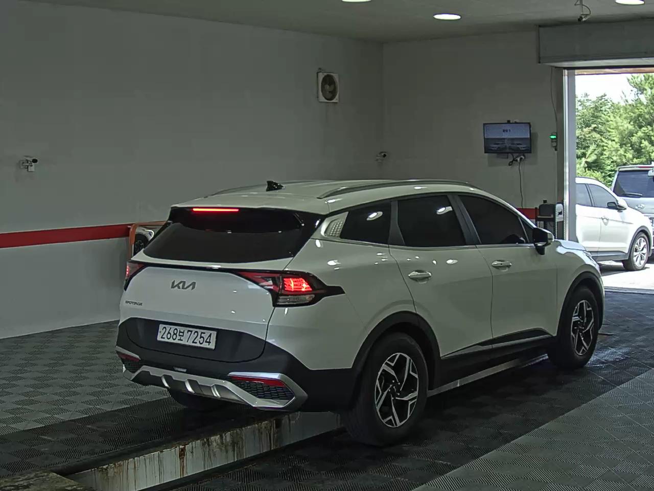 2023 - kia sportage