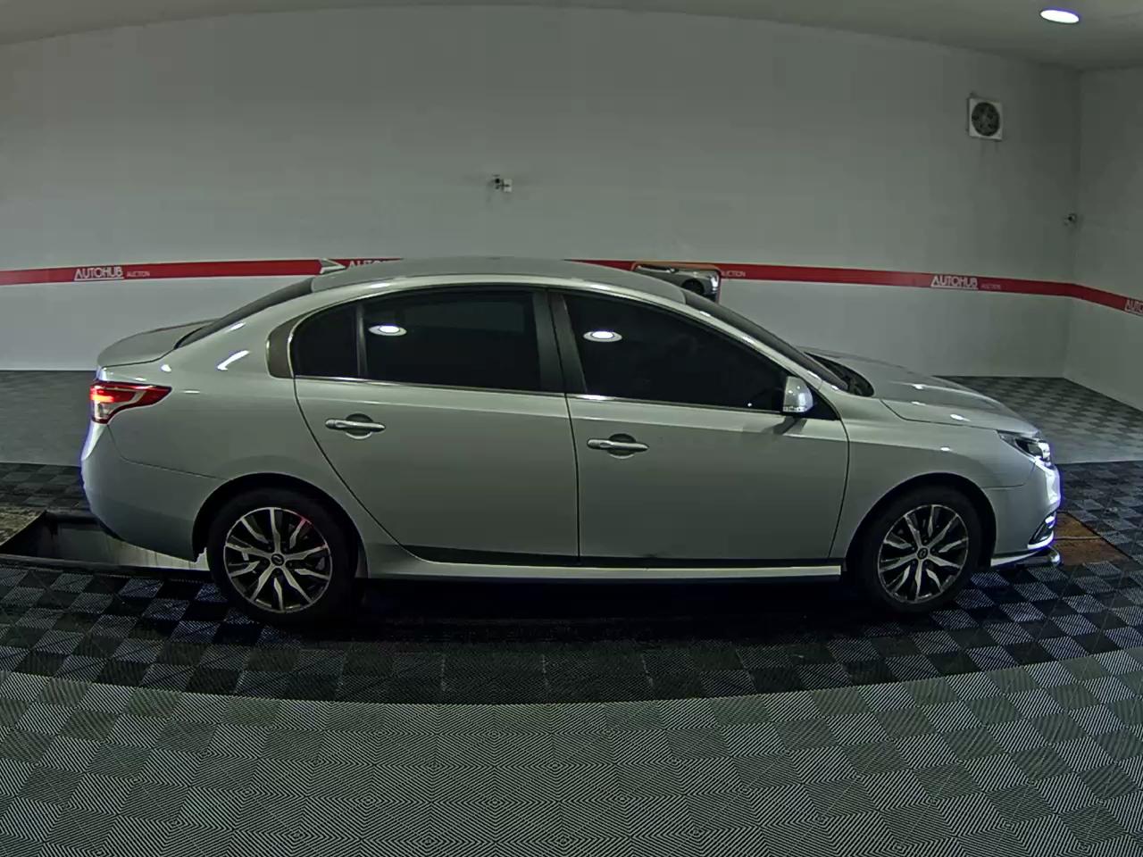 2018 - renault sm5