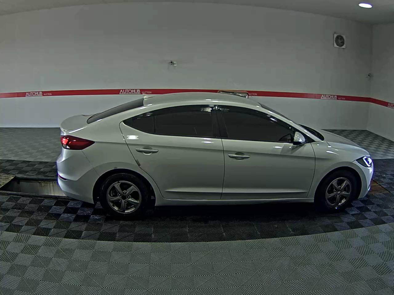 2017 - hyundai avante