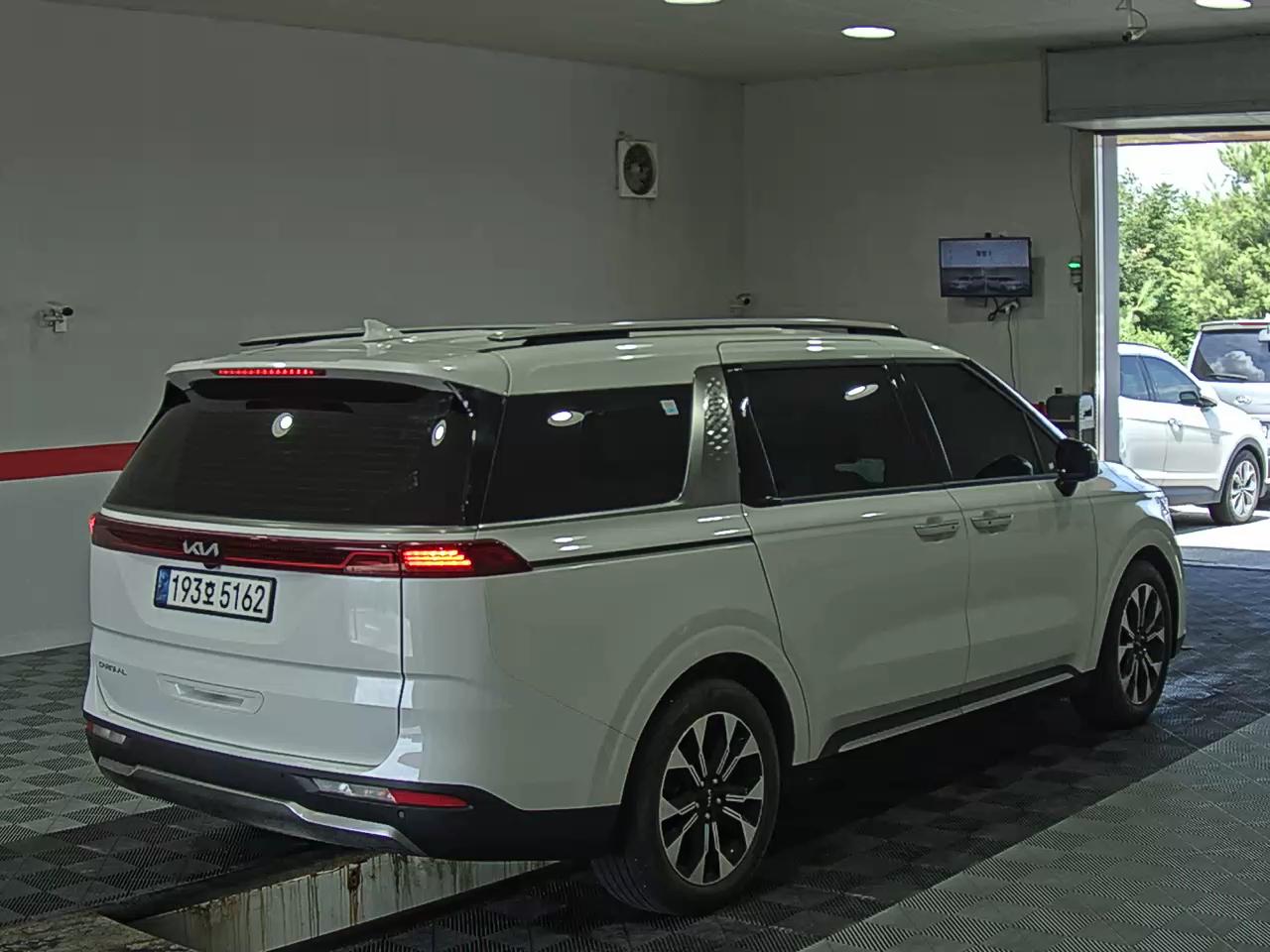 2023 - kia carnival
