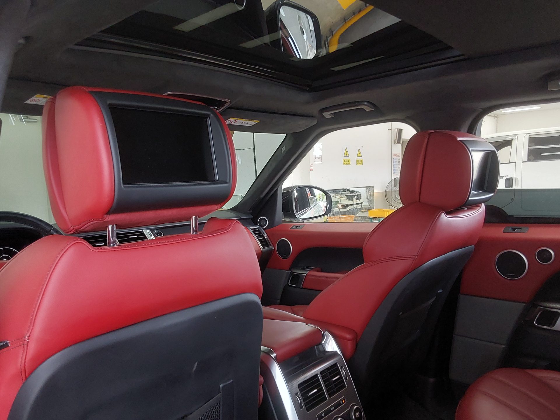 2017 - land rover range rover