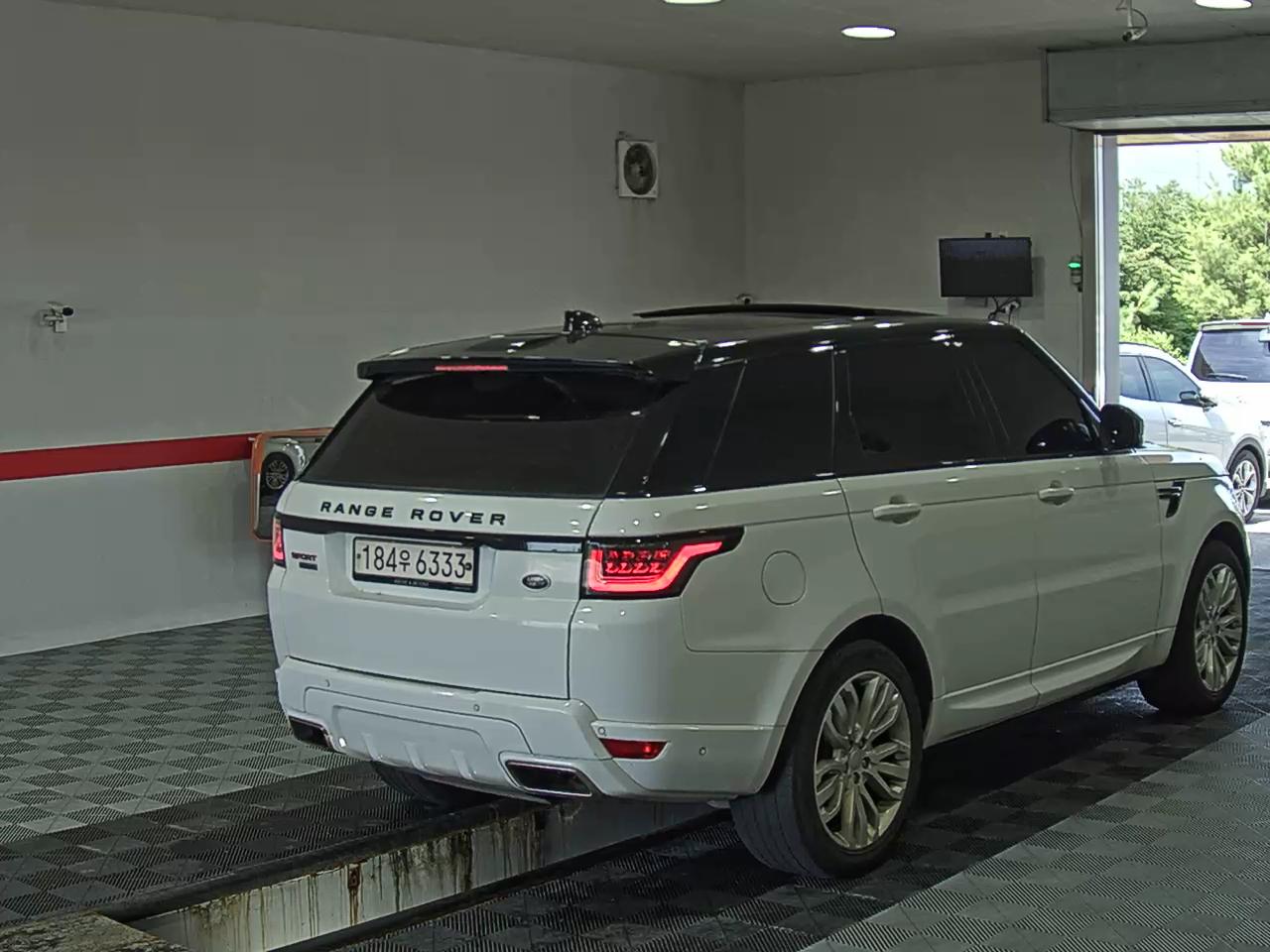 2017 - land rover range rover