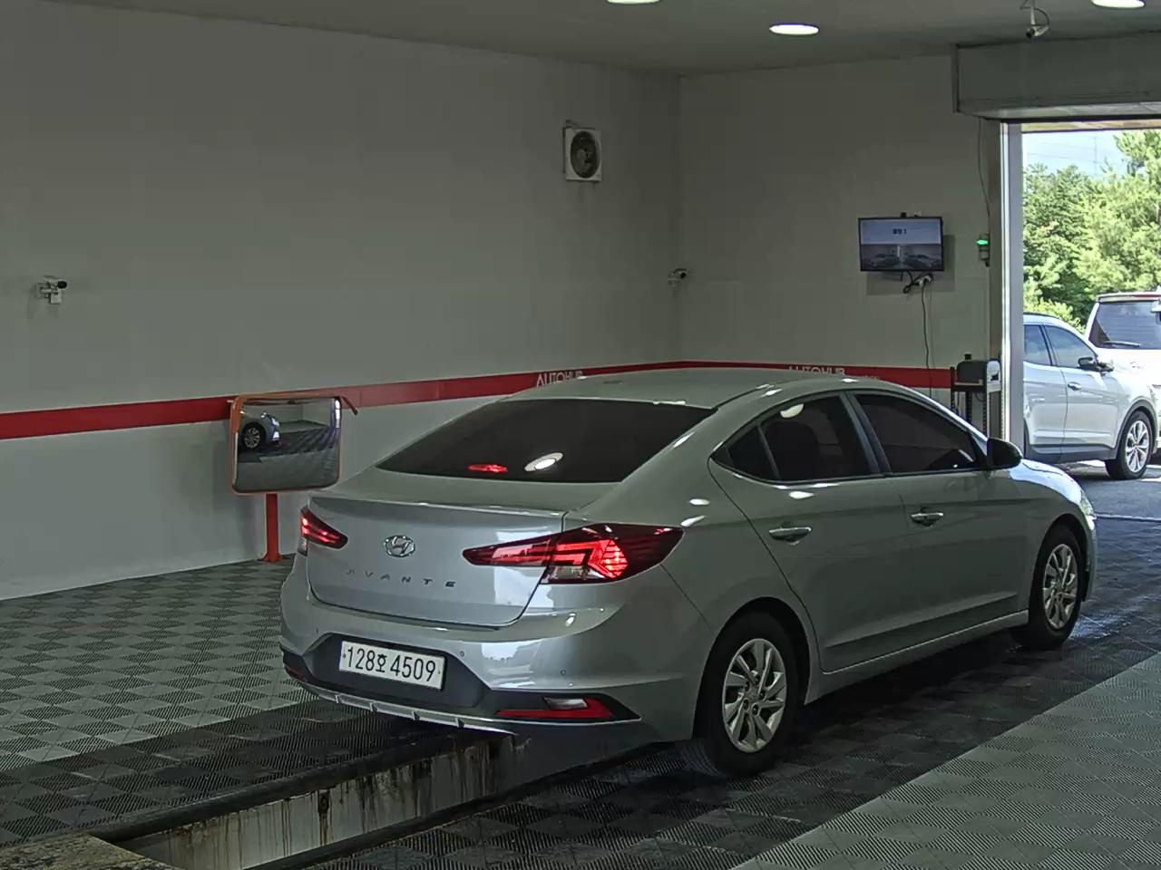 2020 - hyundai avante