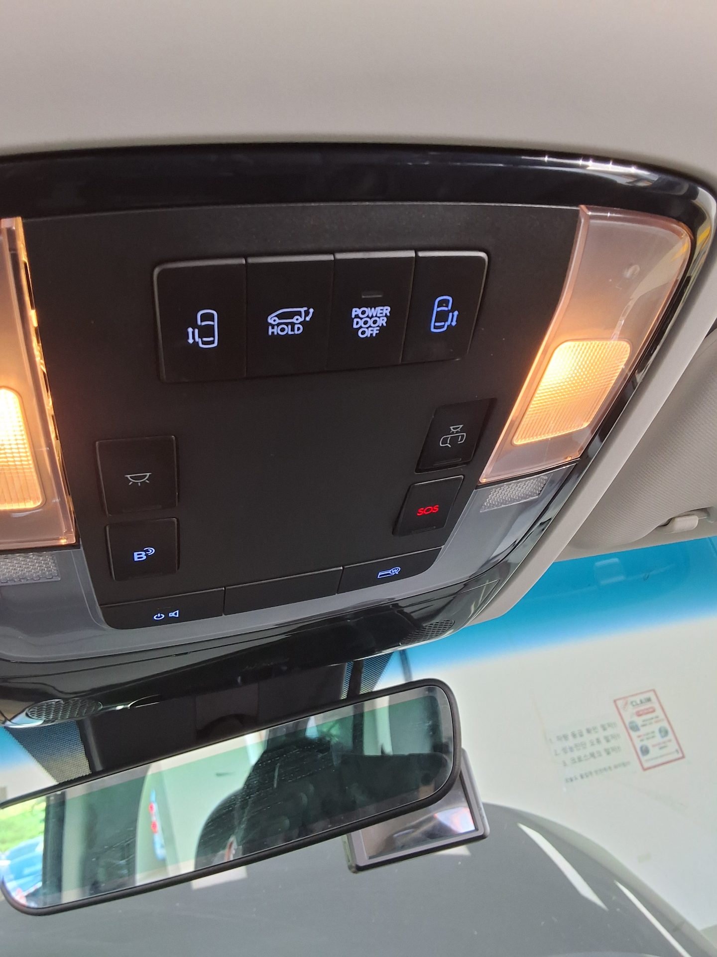 2022 - hyundai staria