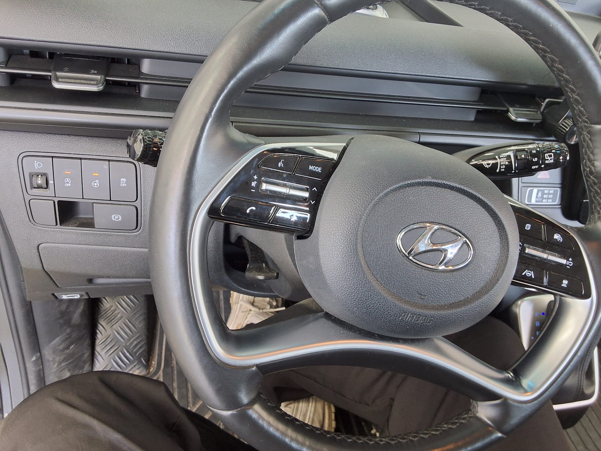 2022 - hyundai staria
