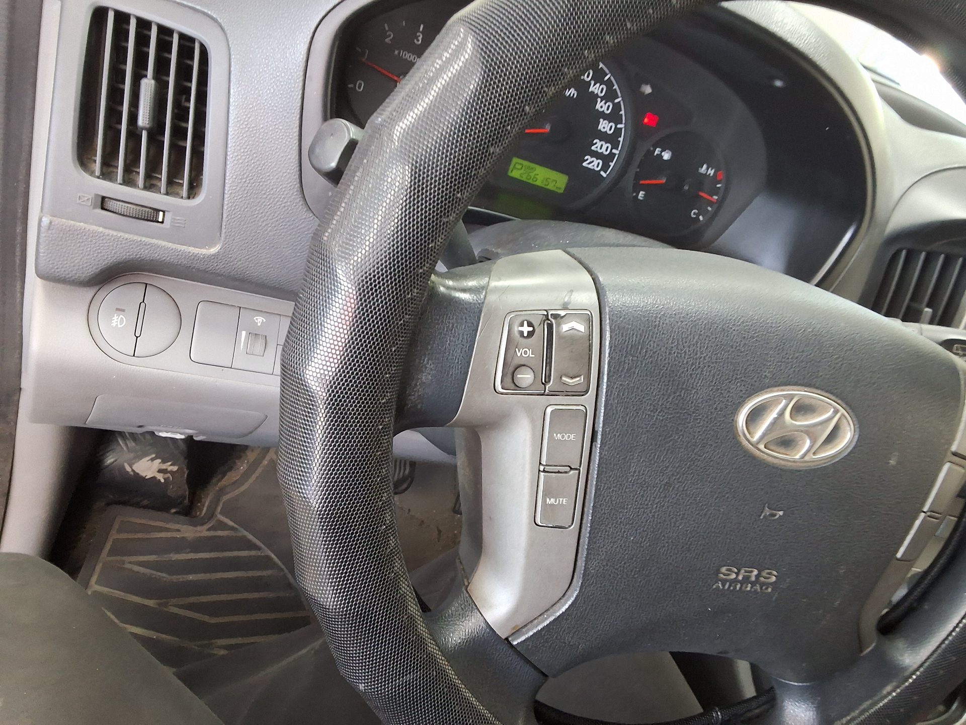 2015 - hyundai grand starex