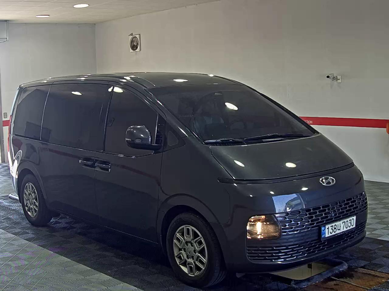 2022 - hyundai staria