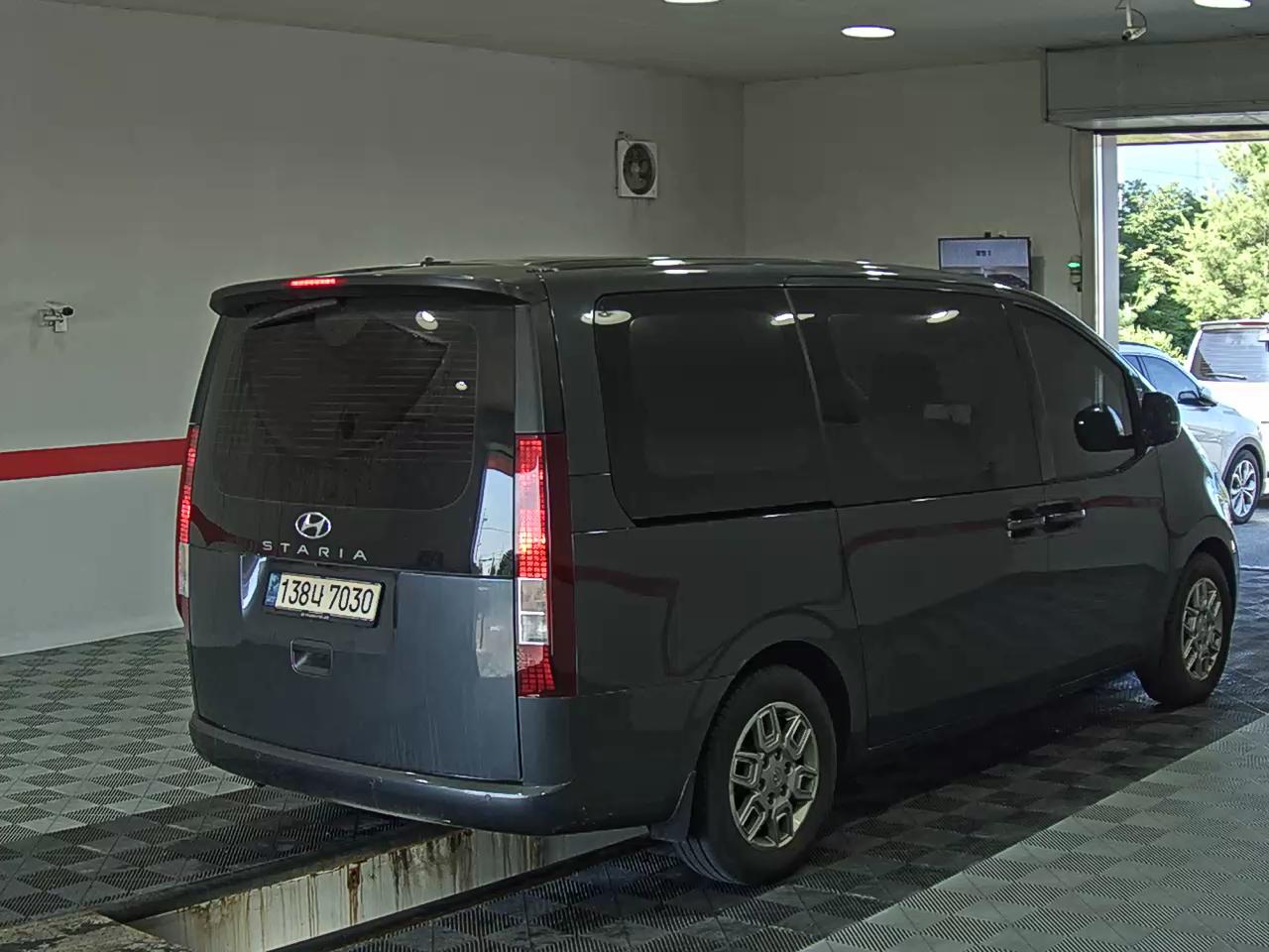 2022 - hyundai staria