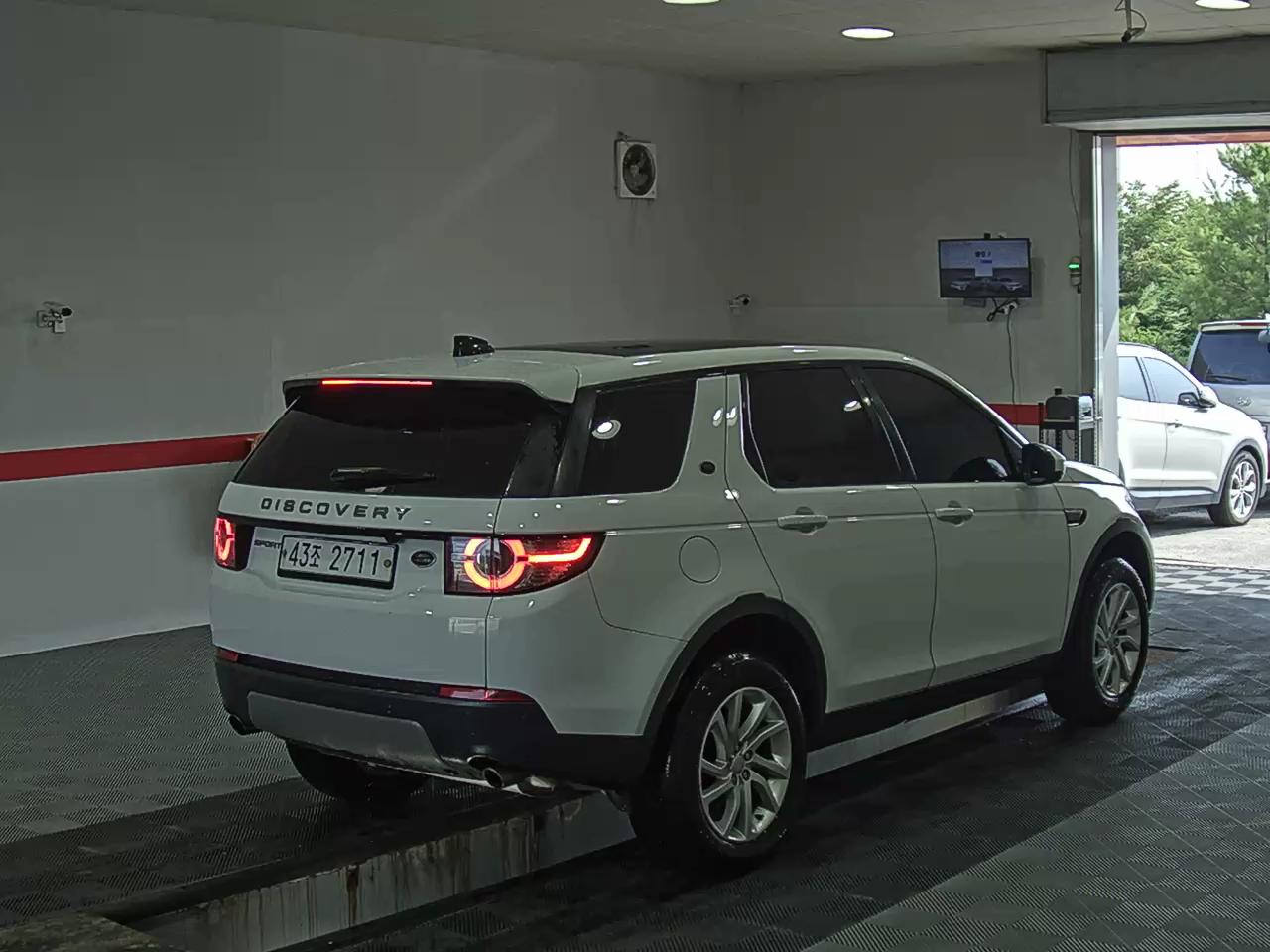 2017 - land rover discovery