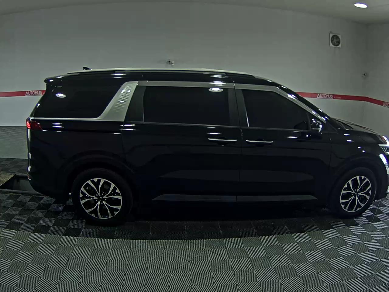 2021 - kia carnival