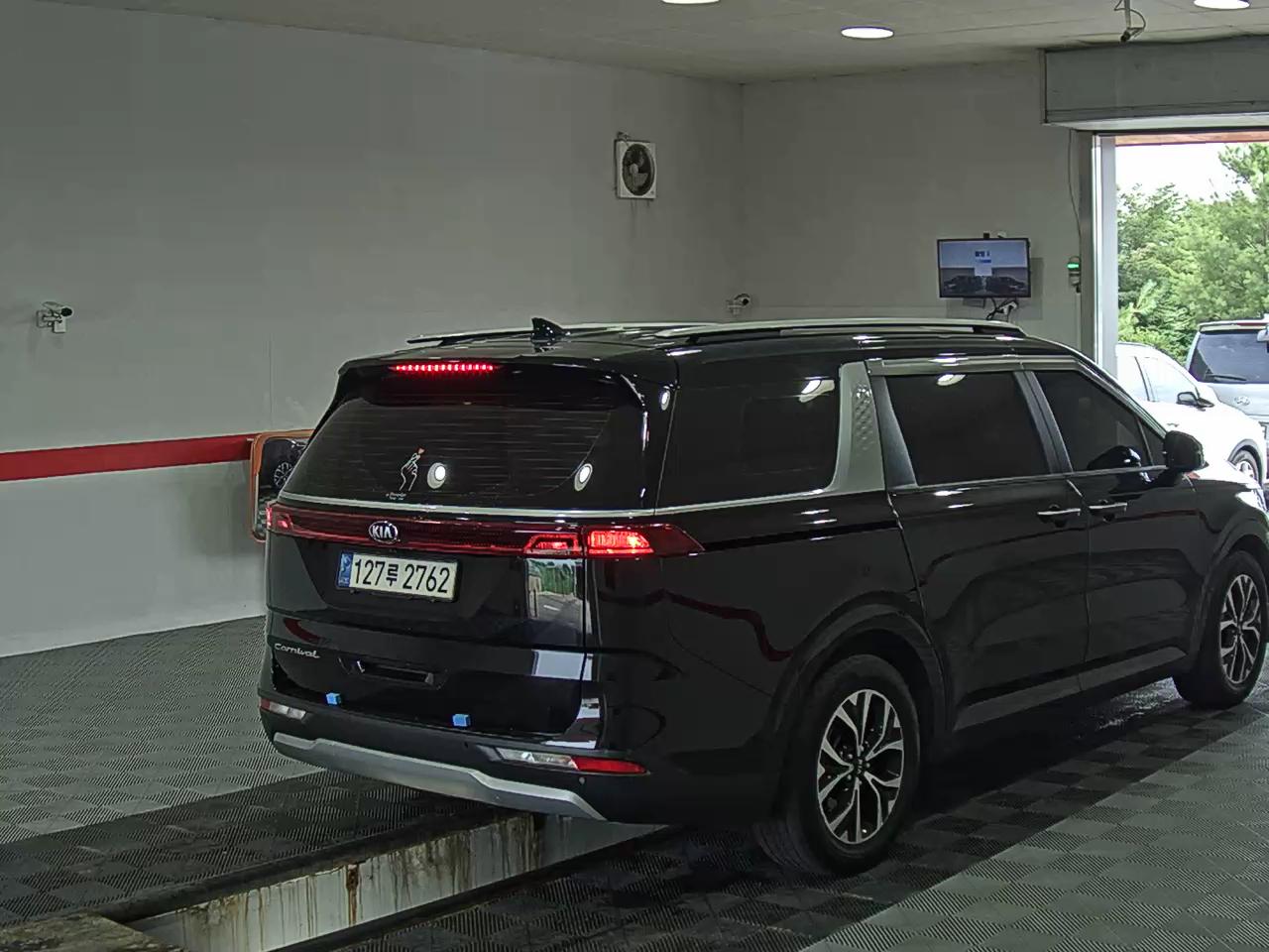 2021 - kia carnival