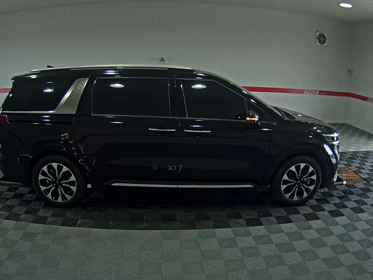 2023 - kia carnival