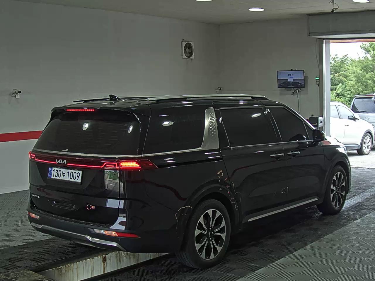 2023 - kia carnival