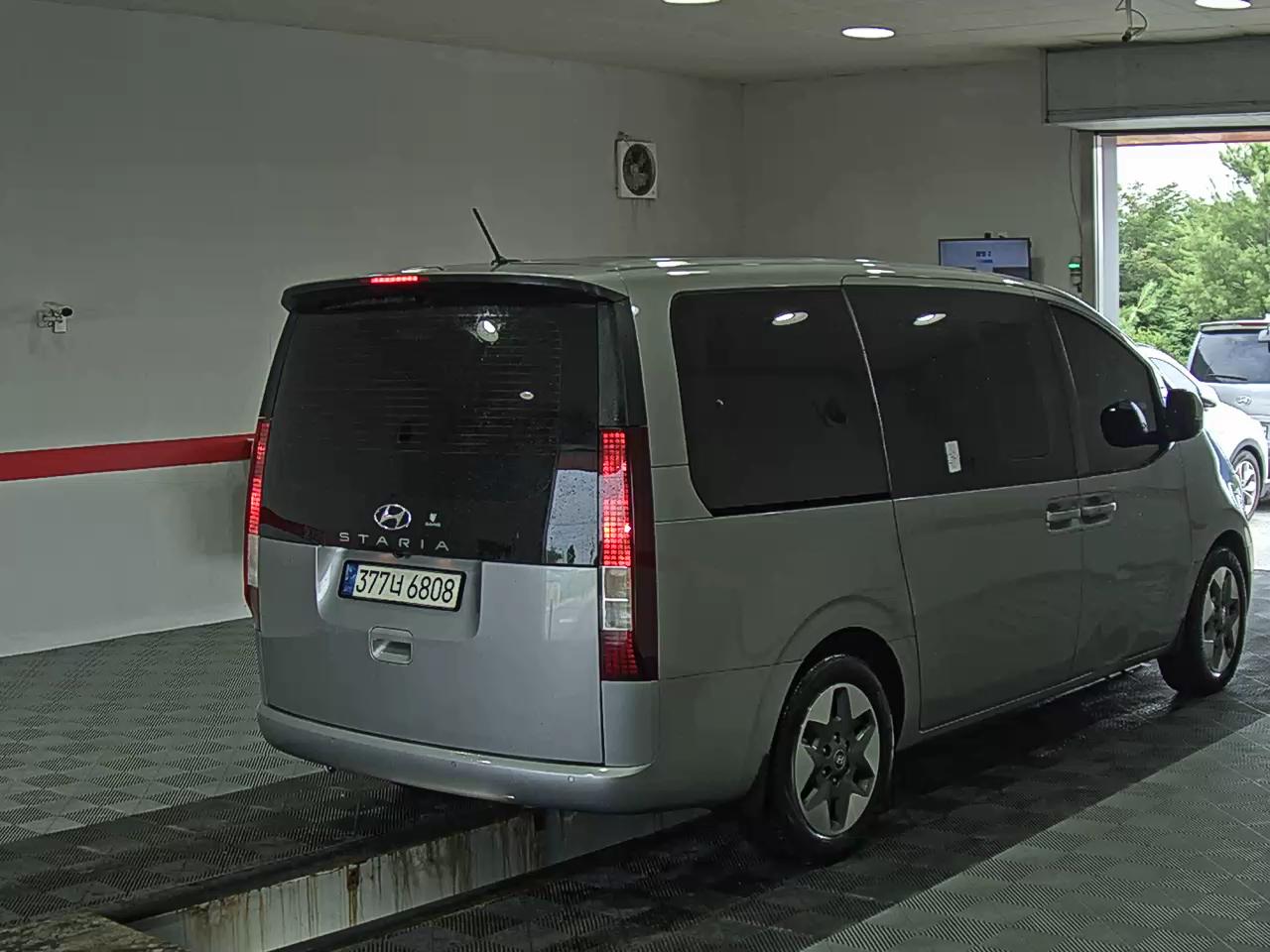 2022 - hyundai staria