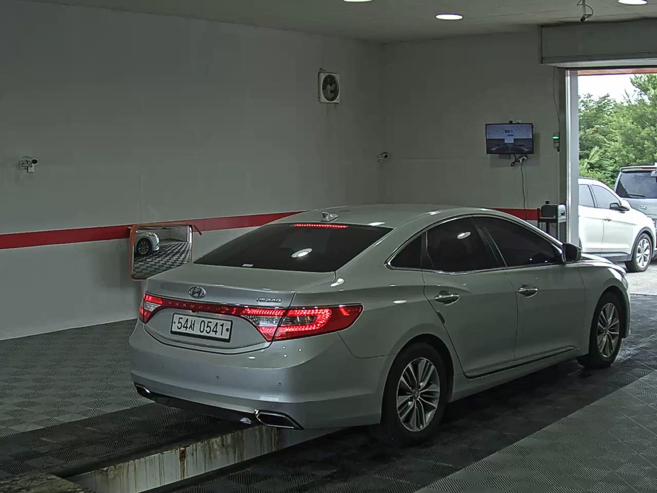 2016 - hyundai grandeur