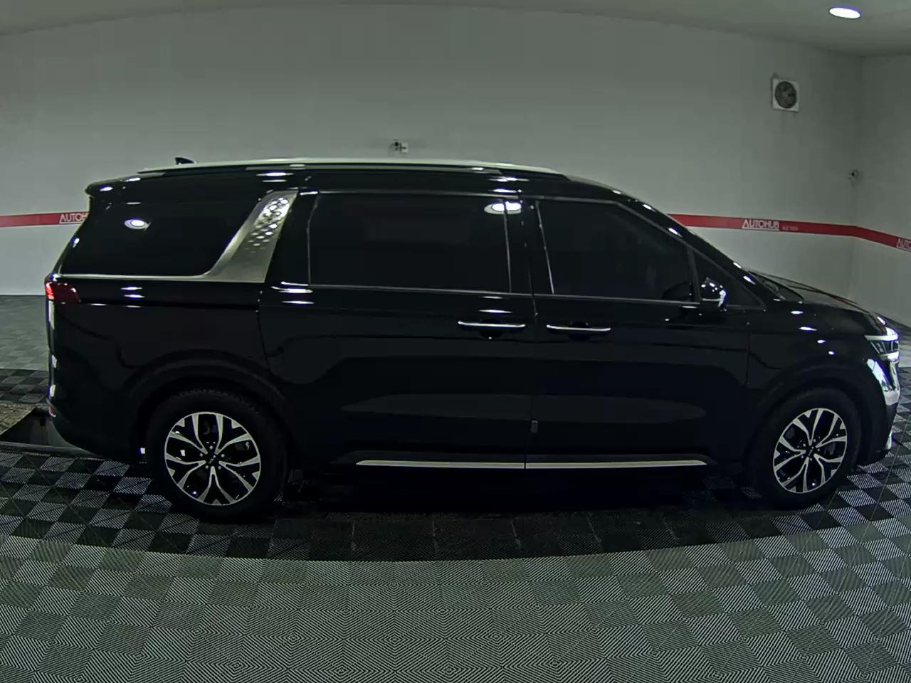 2023 - kia carnival