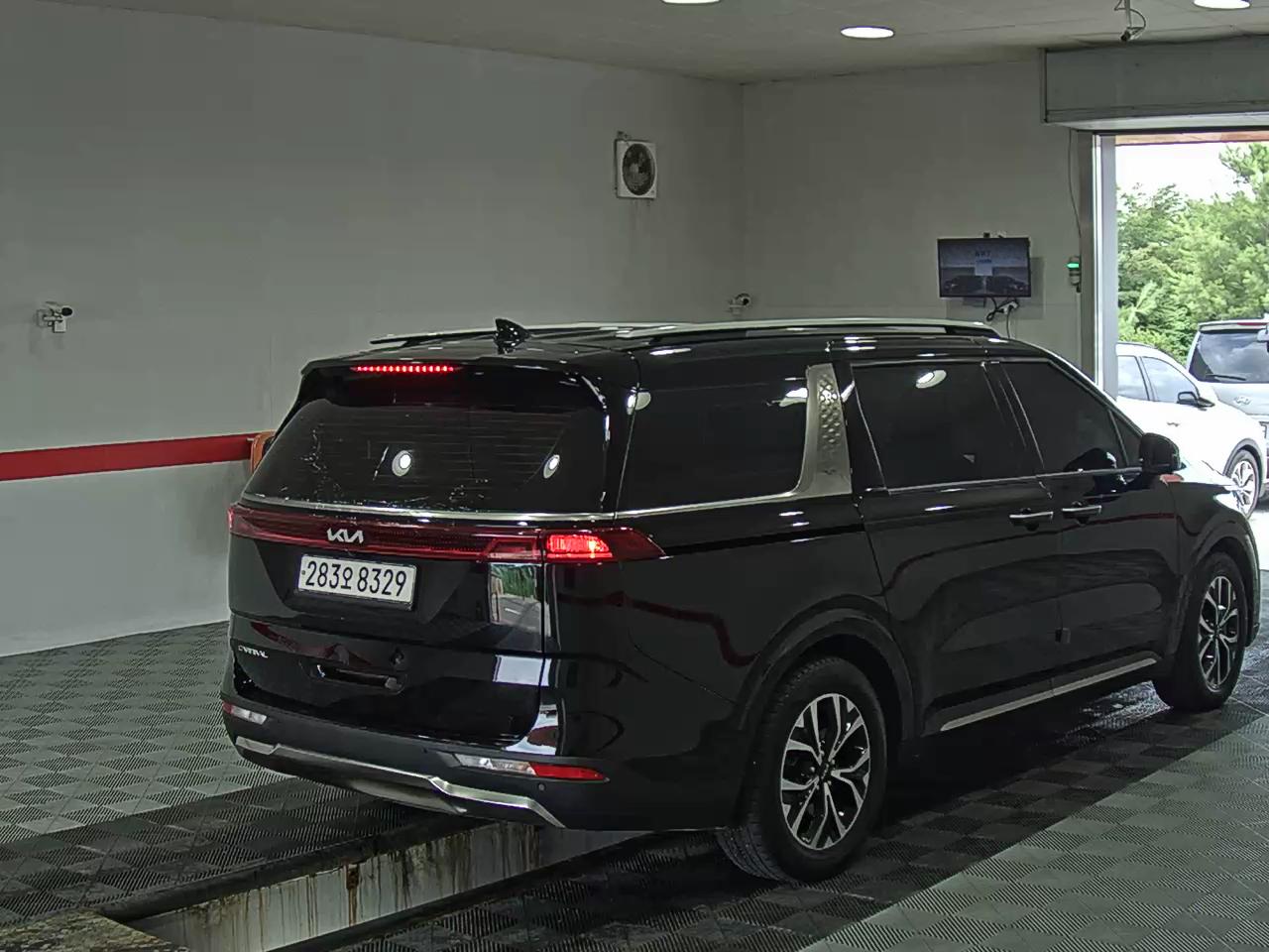 2023 - kia carnival