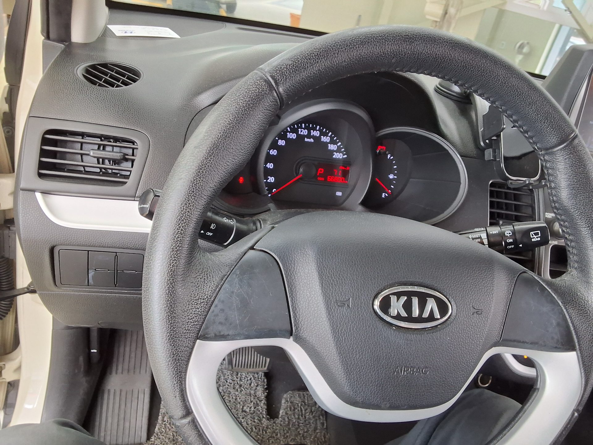 2012 - kia morning