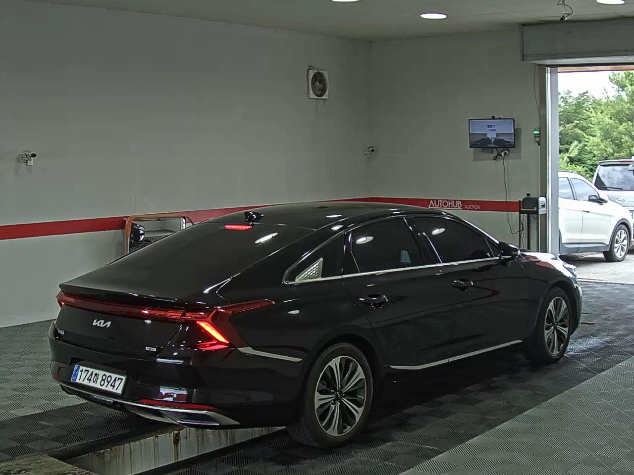 2023 - kia k8