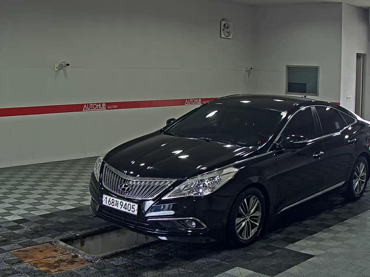 HYUNDAI GRANDEUR HG LPI RENTAL CAR