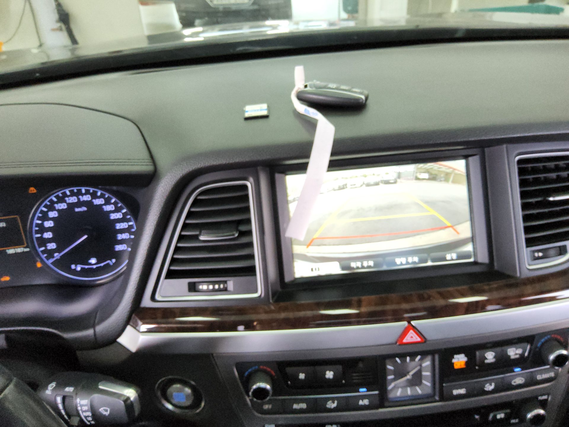 2016 - hyundai g330