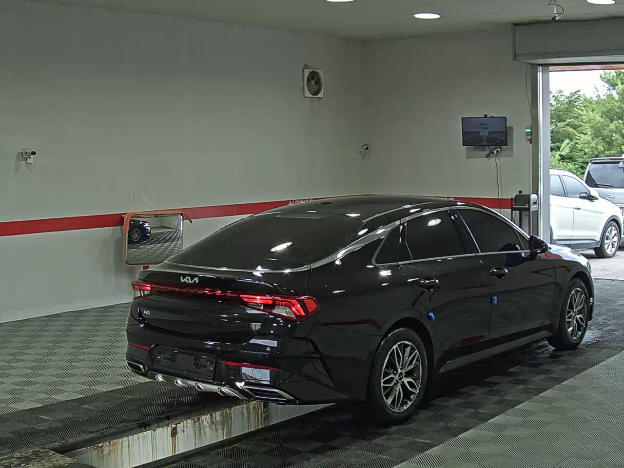 2023 - kia k5