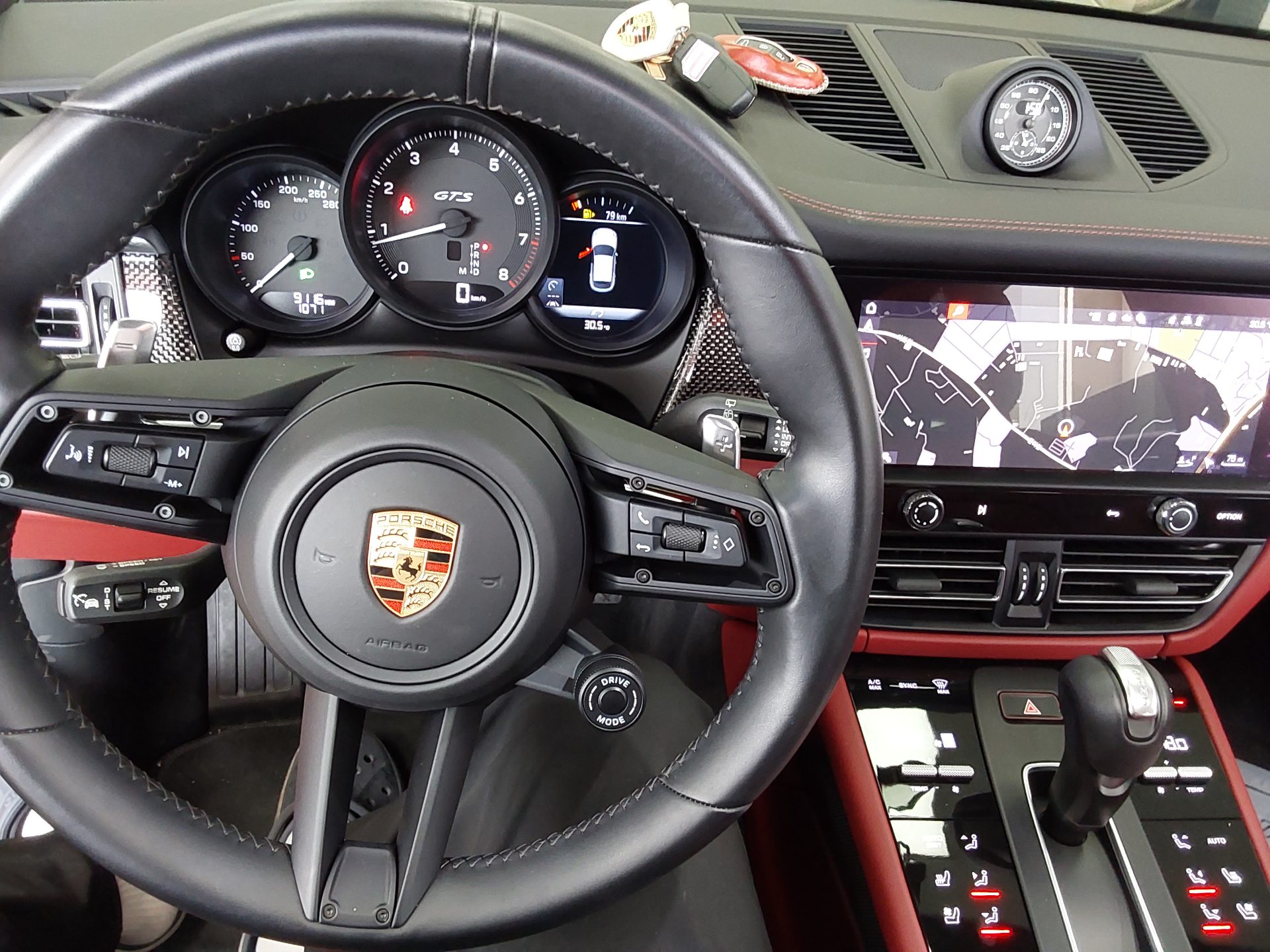 2023 - porsche macan