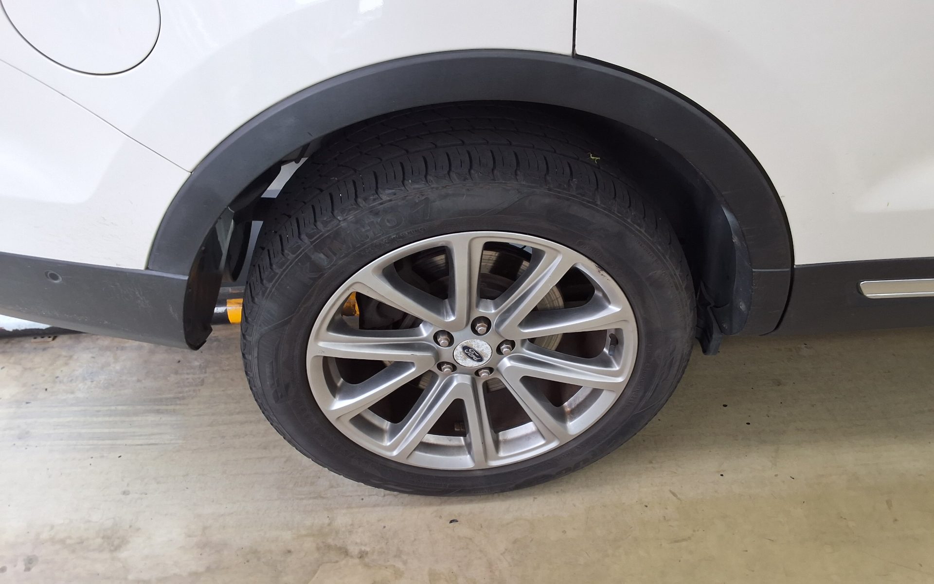 2016 - ford explorer