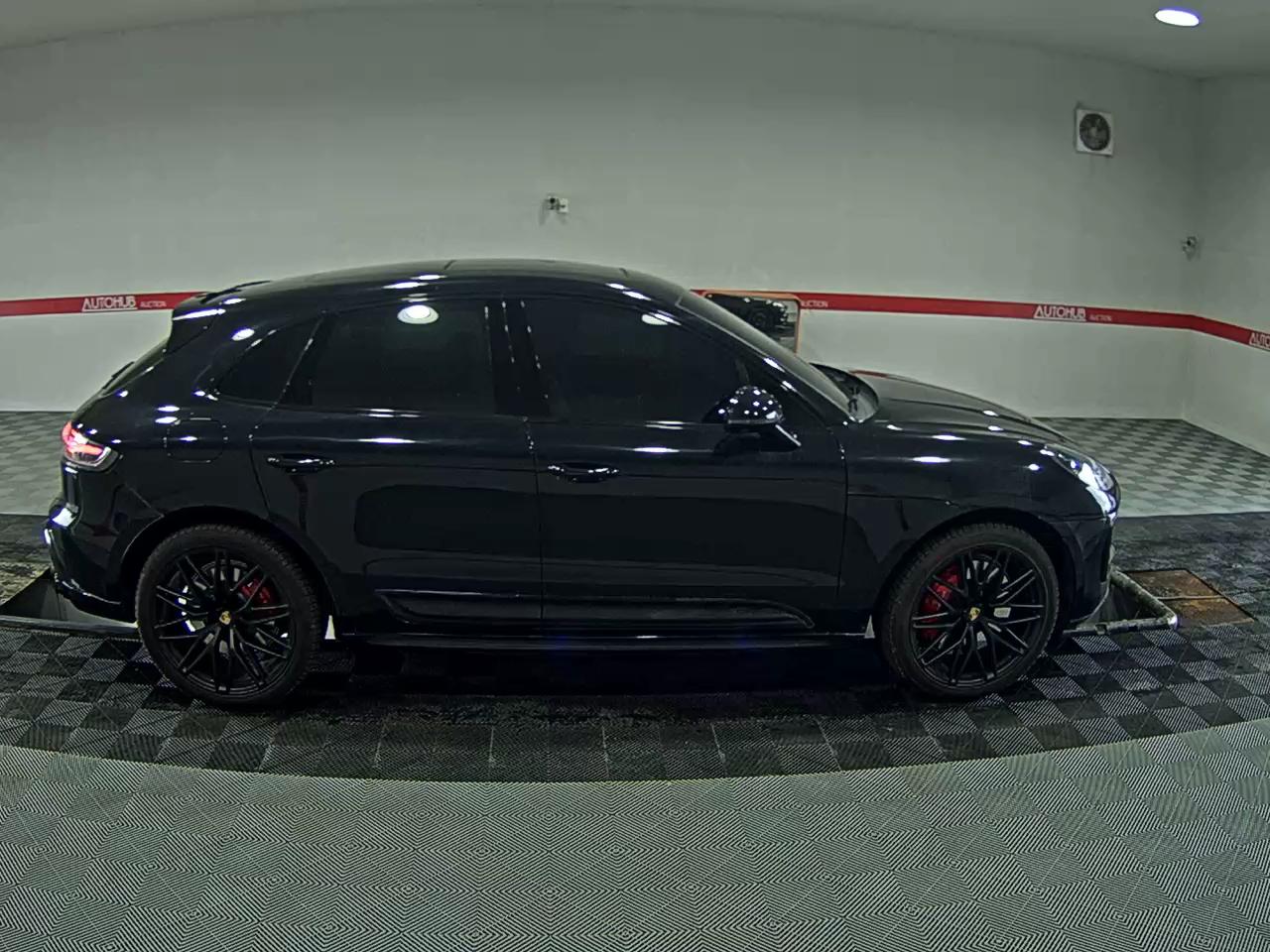 2023 - porsche macan