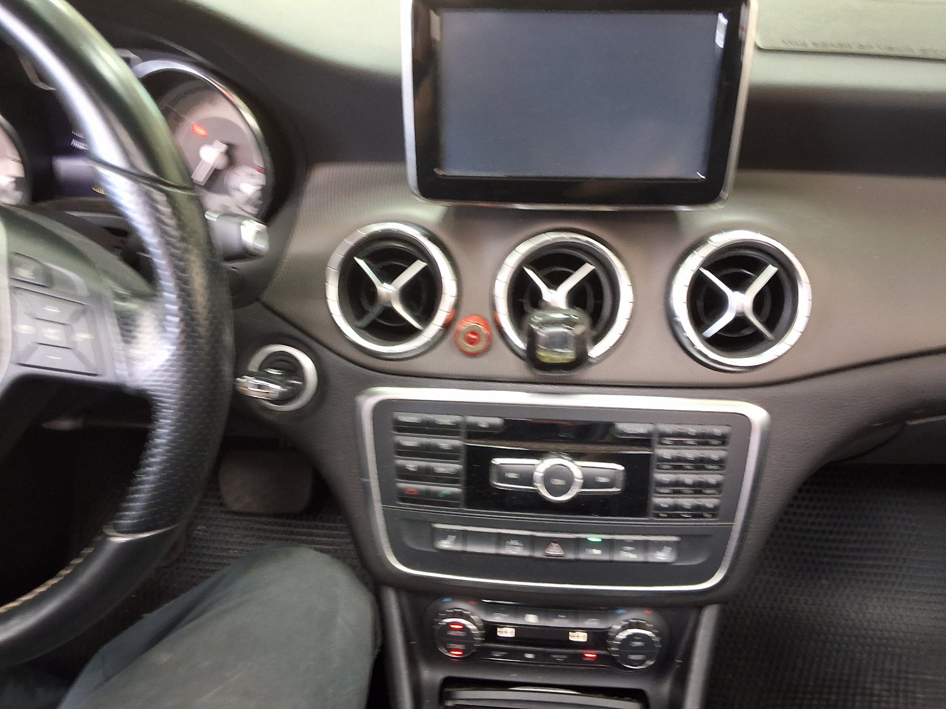 2014 - mercedes-benz cla200