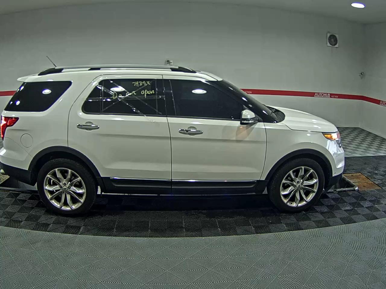 2014 - ford explorer