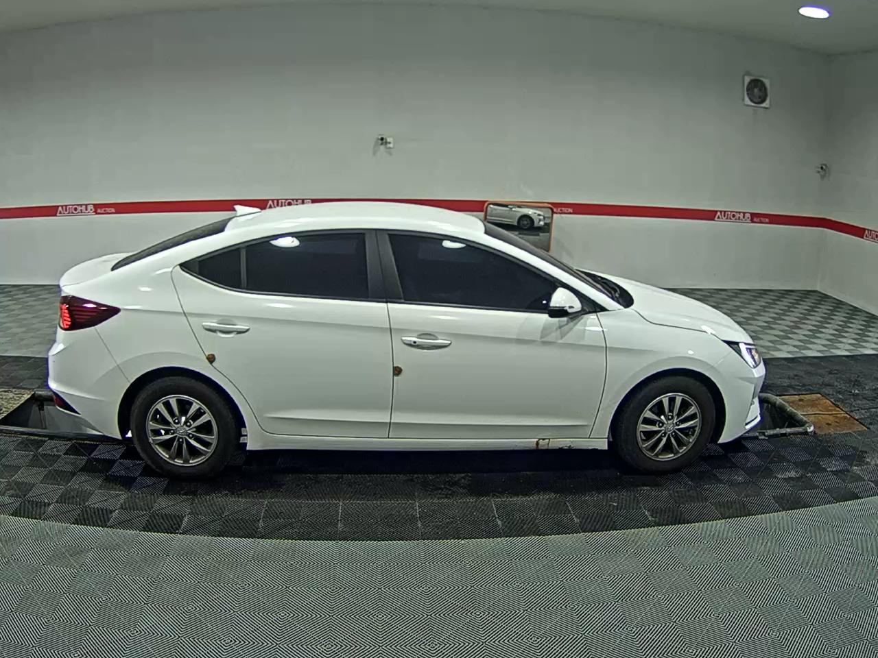 2019 - hyundai avante