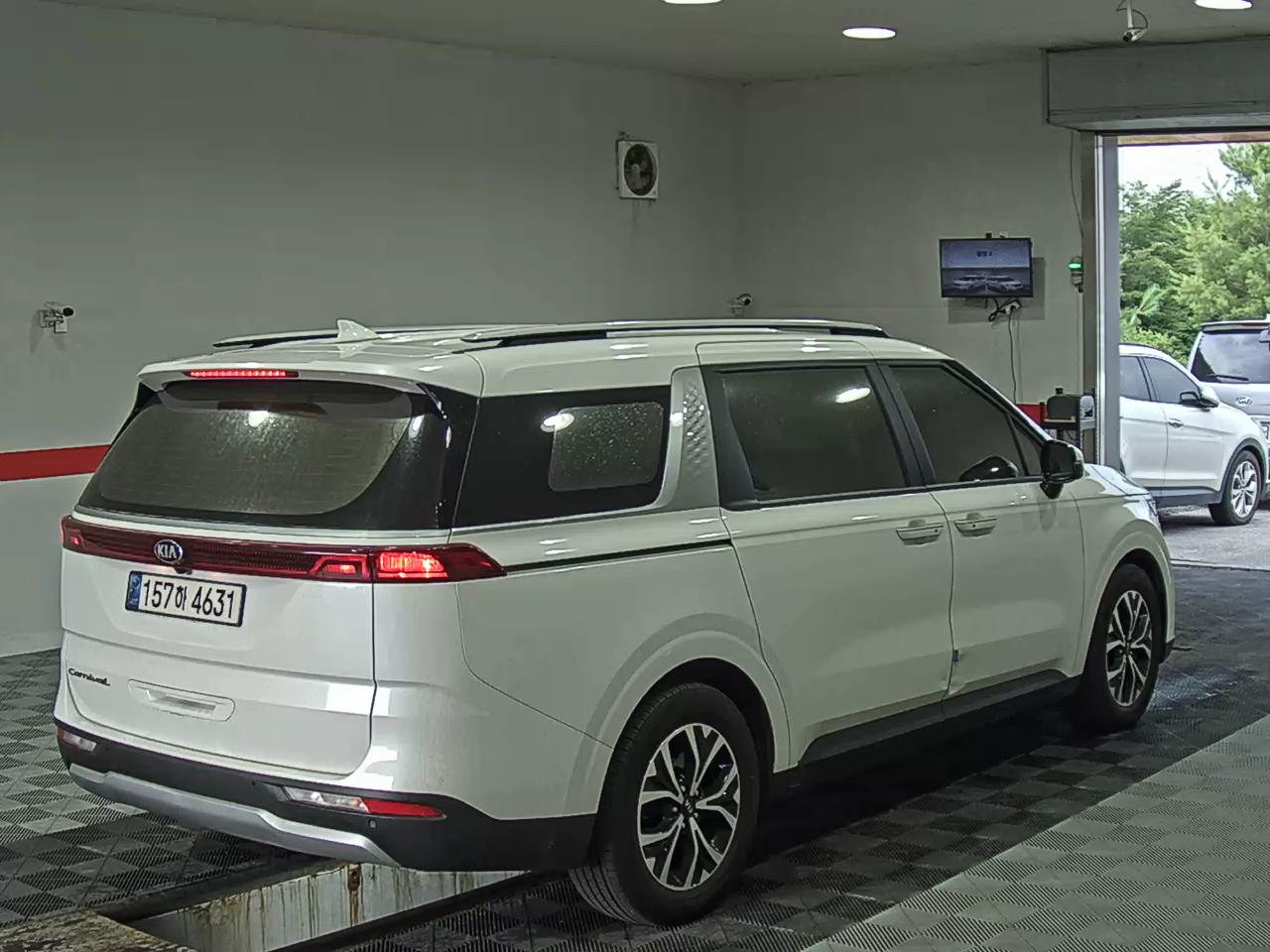 2021 - kia carnival