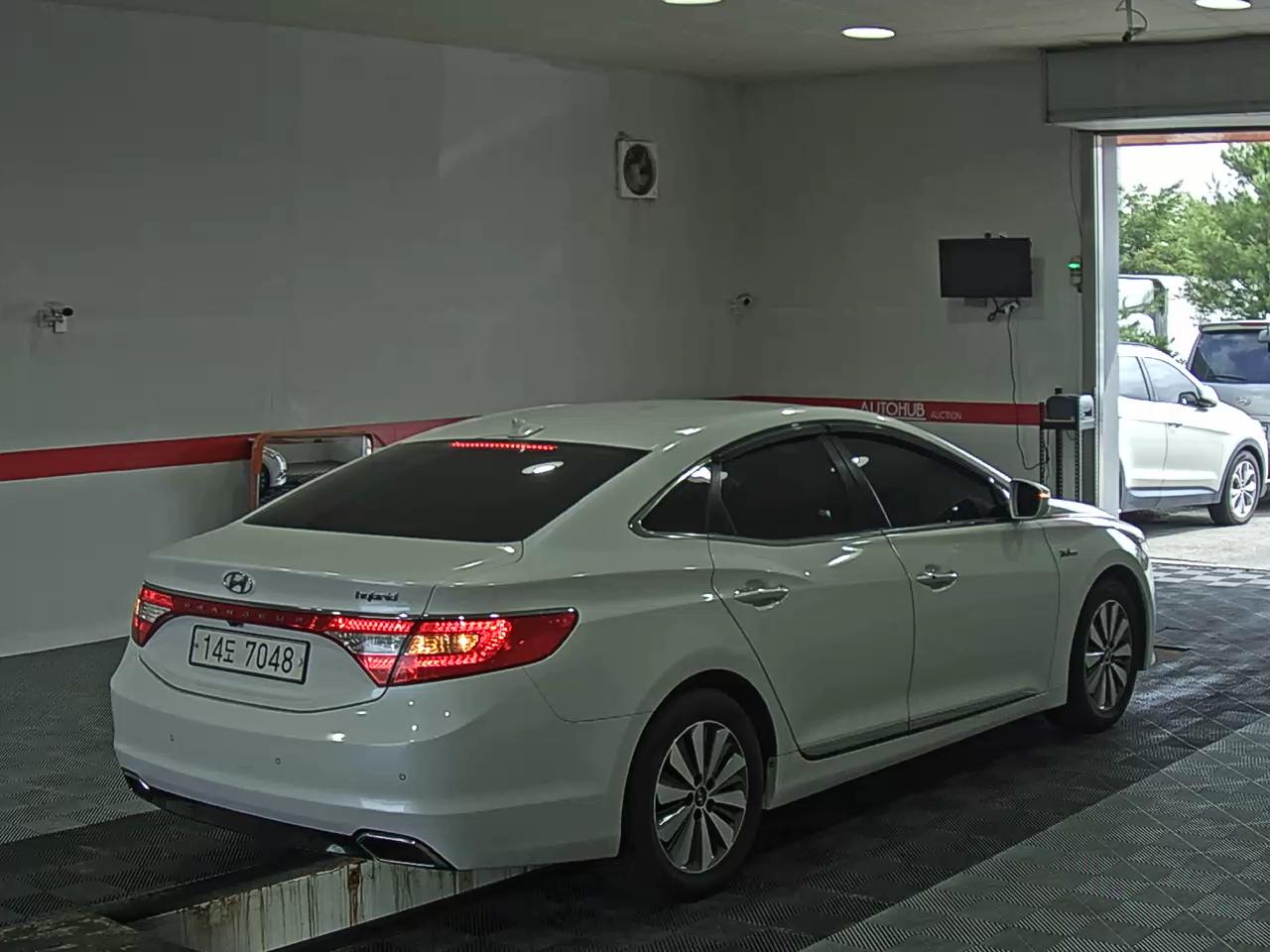 2016 - hyundai grandeur