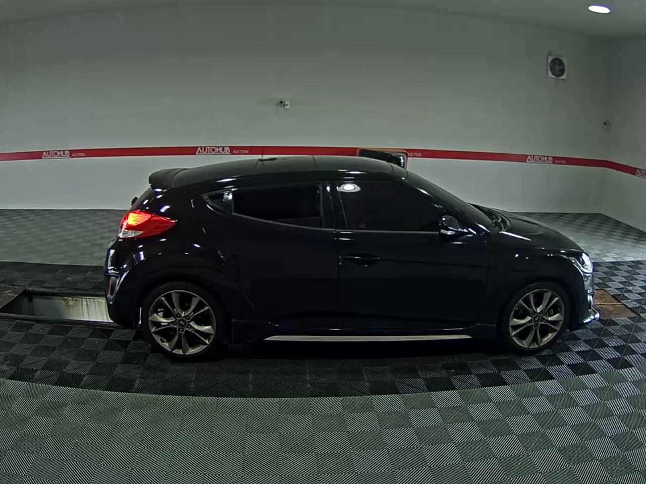 2016 - hyundai veloster