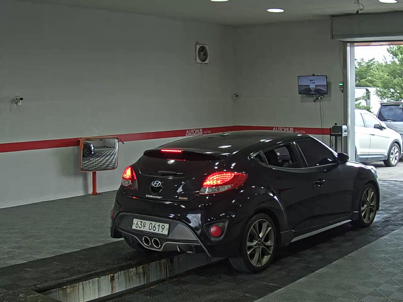 2016 - hyundai veloster
