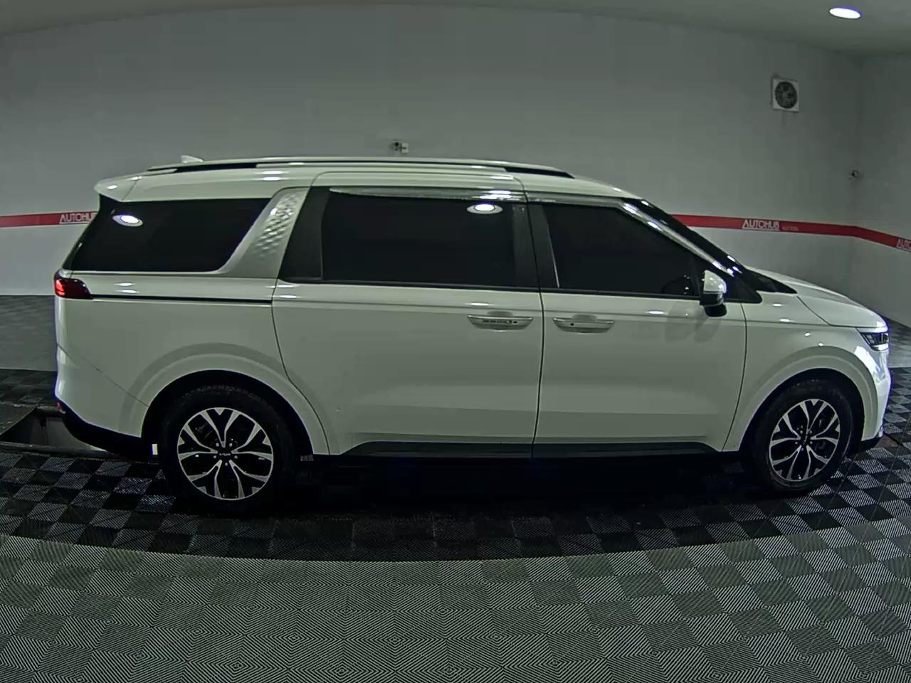 2023 - kia carnival