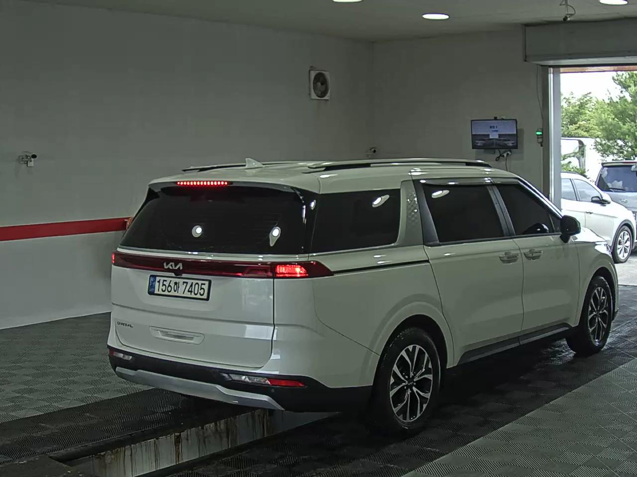 2023 - kia carnival