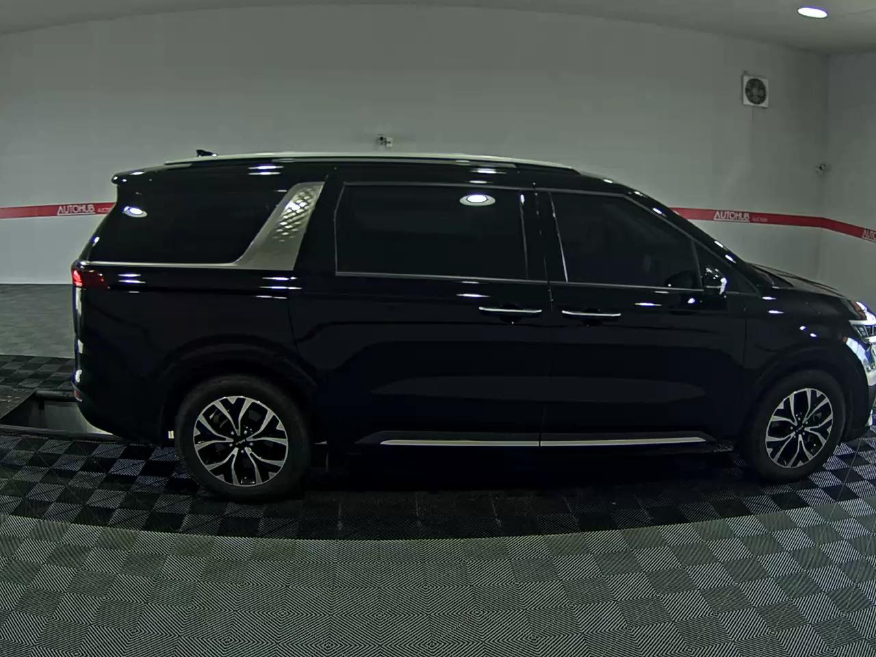2023 - kia carnival