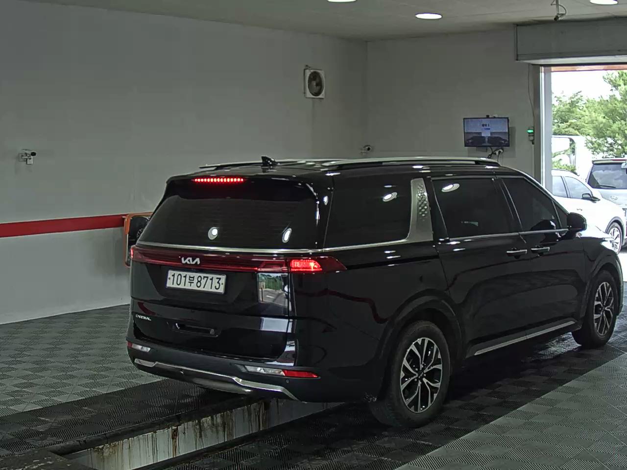 2023 - kia carnival