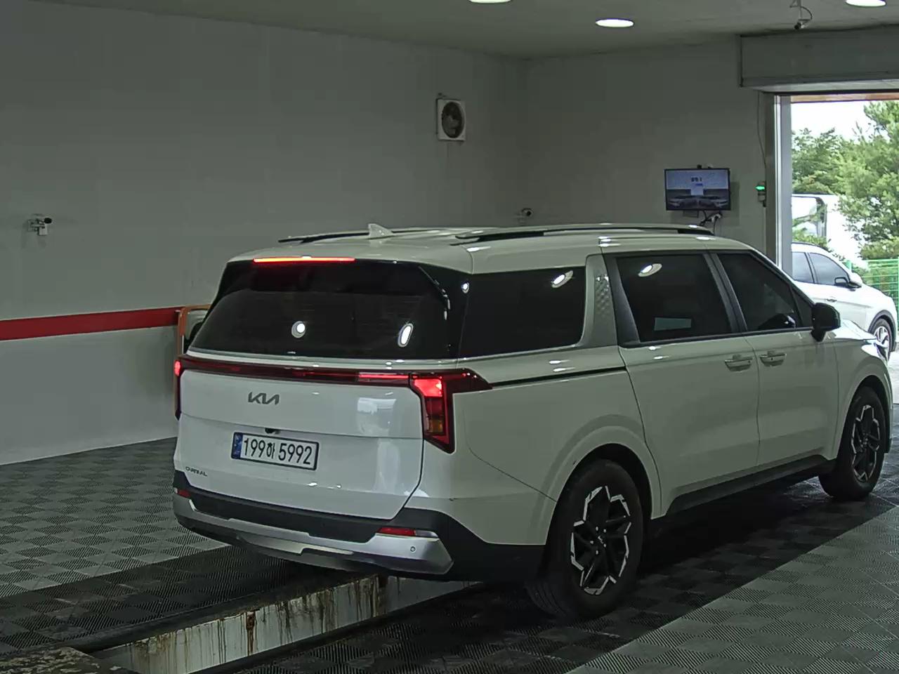 2025 - kia carnival