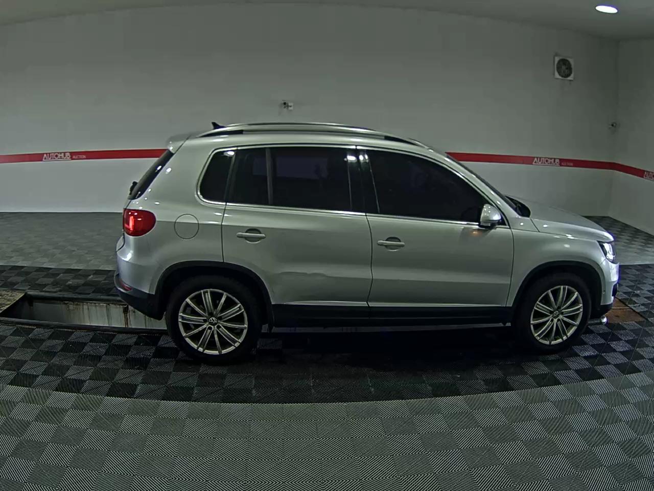 2012 - volkswagen tiguan