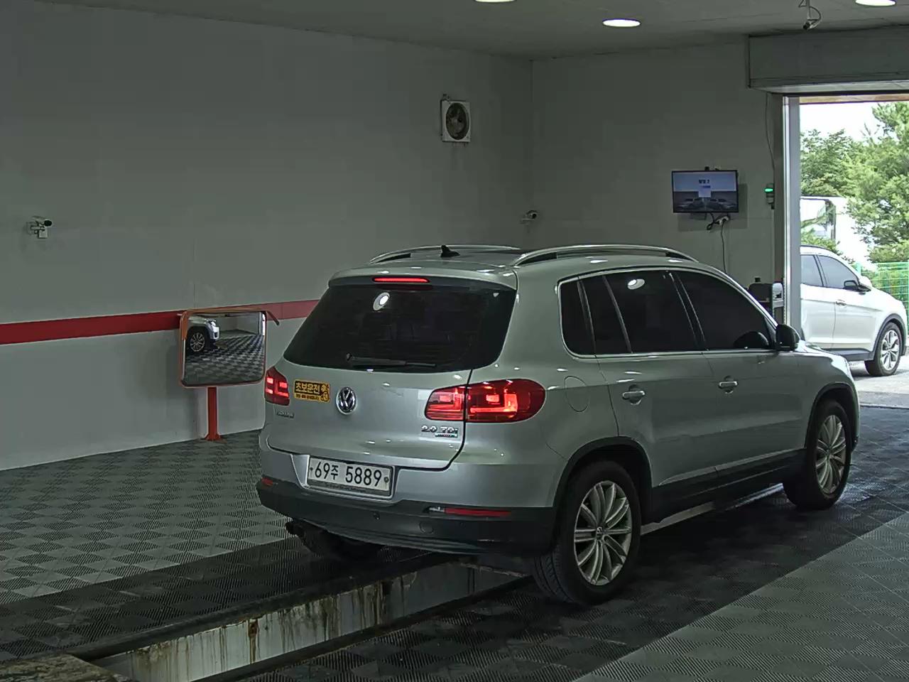 2012 - volkswagen tiguan